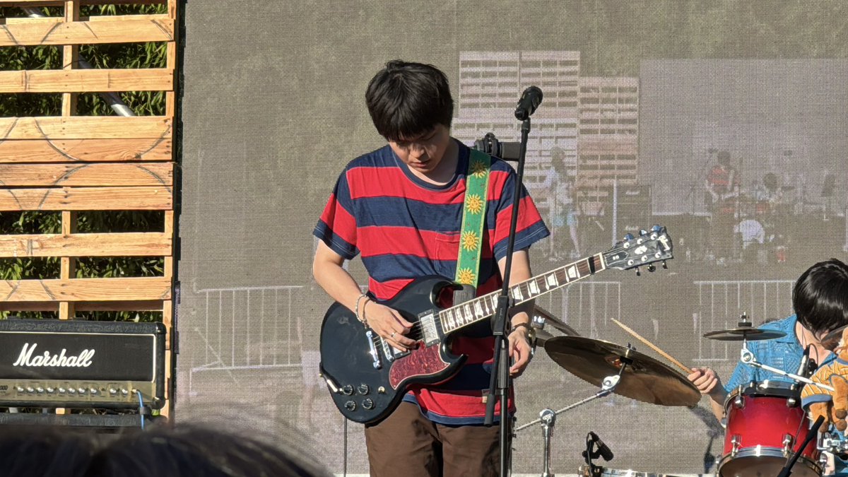 어제 도고 페스티벌 너무너무 좋았다 .. ㅠㅠ
뒤로 보이는 숲과 나무들과 파란 하늘이 
께속께속 마음을 좋게만들어