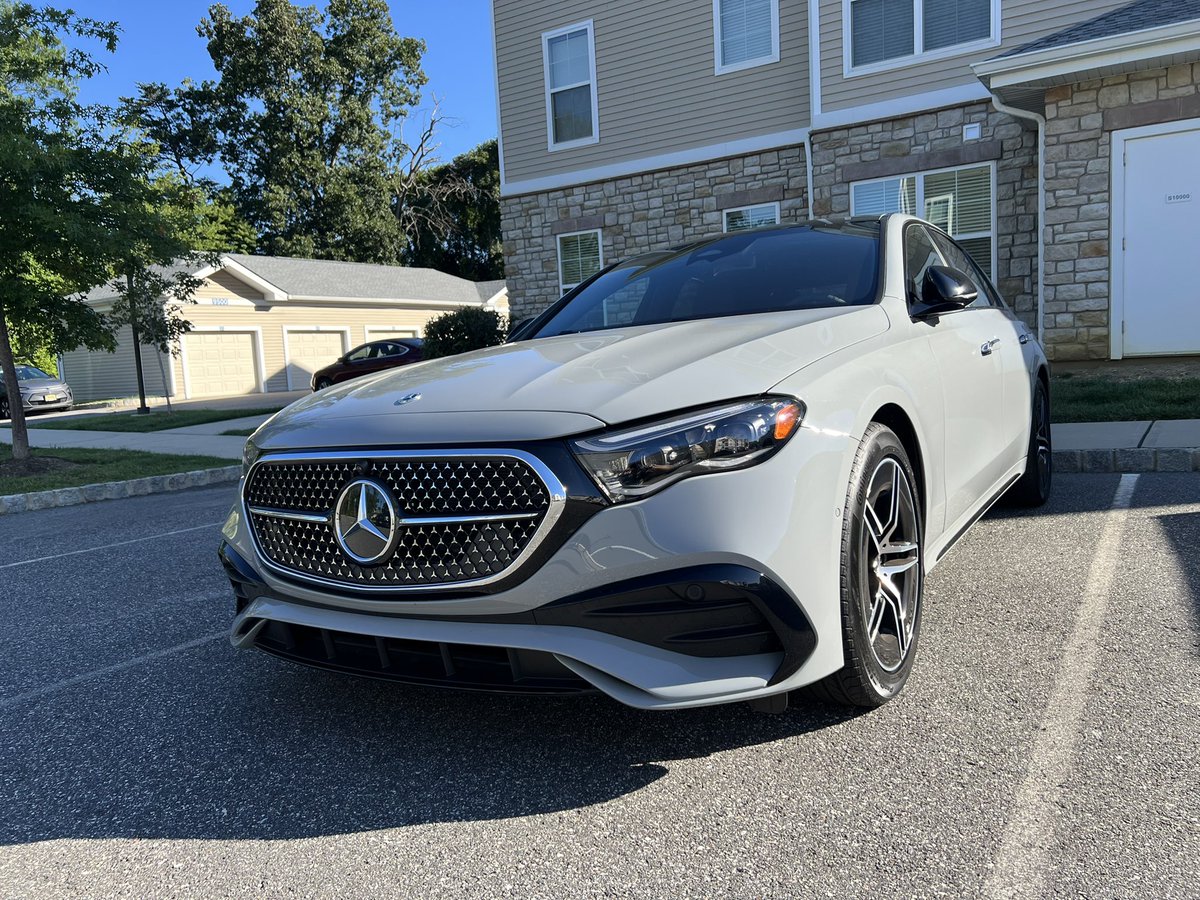 色々ありまして、E350 4MATIC納車されました！
追突されたImpreza RSの代わりになります😅
快適に移動します！色がお気に入り🩵
