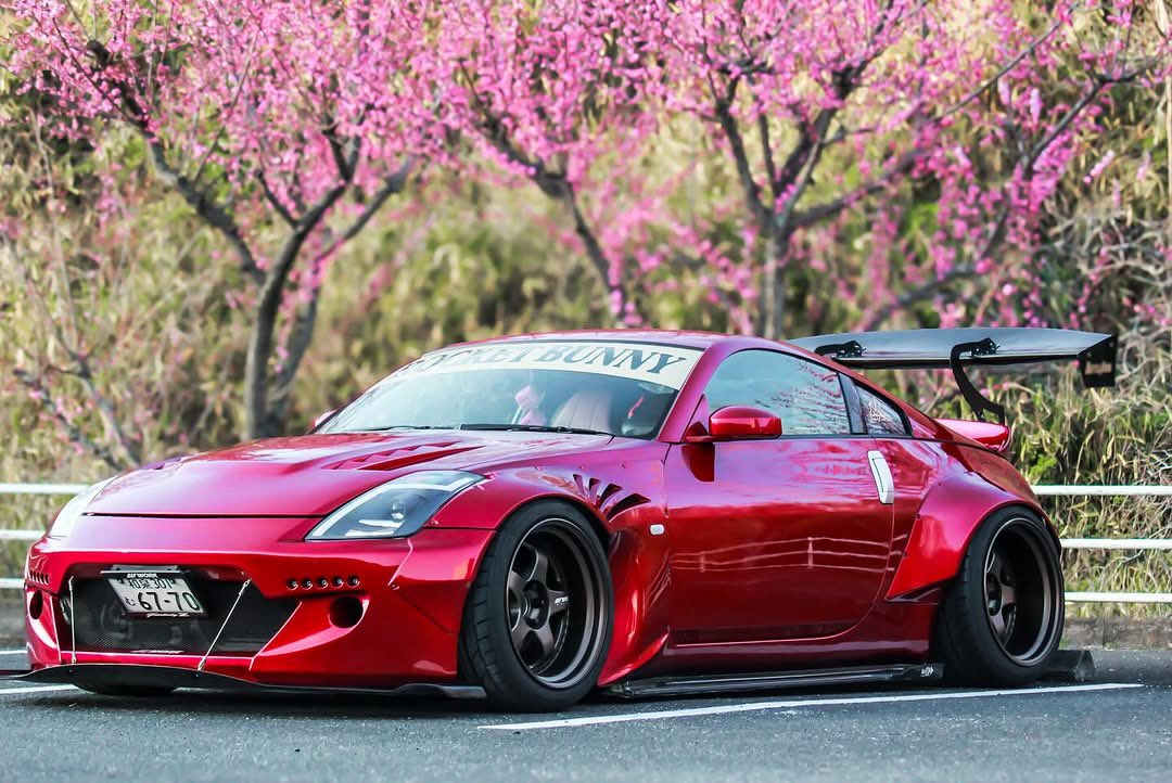 Pandem RocketBunny 350z Complemented by 🌸