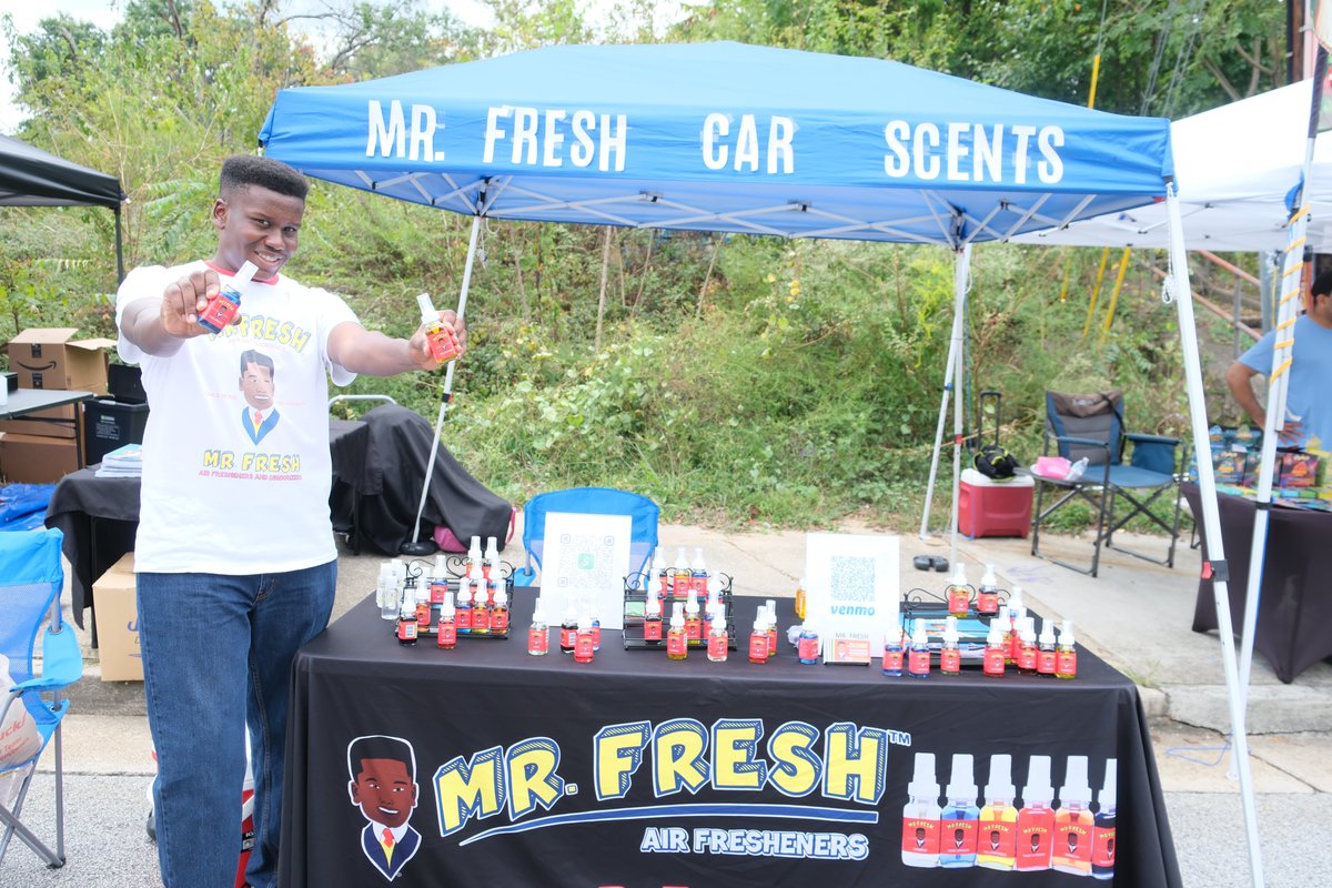 SAMusicFest's tweet image. #Recap of previous #SweetAuburnMusicFest If you know them #TagThem #FollowUs #LikeUs for more event updates. Join us this year  #GoodFood #GreatMusic #OldSchool  #ATownStayDown #FallFest #ThePeoplesChoice #AtlantaHappenings  #SelfieLove #SAMusicFest #theBest #VendingAvailable