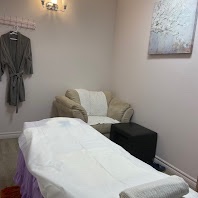 RosewaterG75648's tweet photo. Sunday’s relaxing treats at Golden Rose Water.....280 Yorktech Drive #18 is a very well maintained 3 rooms spa with one en-suite shower room. They will have 3 girls Lisa, May and Maggie on duty..Tel..(905) 604 3855 #markham #GRW #golden #rosewater #massage #markhammassage #treat https://t.co/7H7ggqC7r5