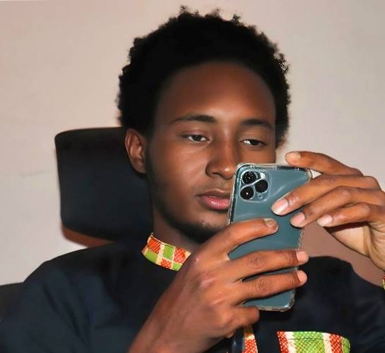 Abo_dicko's tweet image. Aujourd’hui, en cette Journée mondiale du blog, je célèbre ce parcours qui n’a cessé d’évoluer, avec une conviction intacte : écrire pour comprendre, écrire pour témoigner, écrire pour changer.
Parce que comprendre, c’est déjà agir !

#blogday #jounéemondialedublog #blogeurs