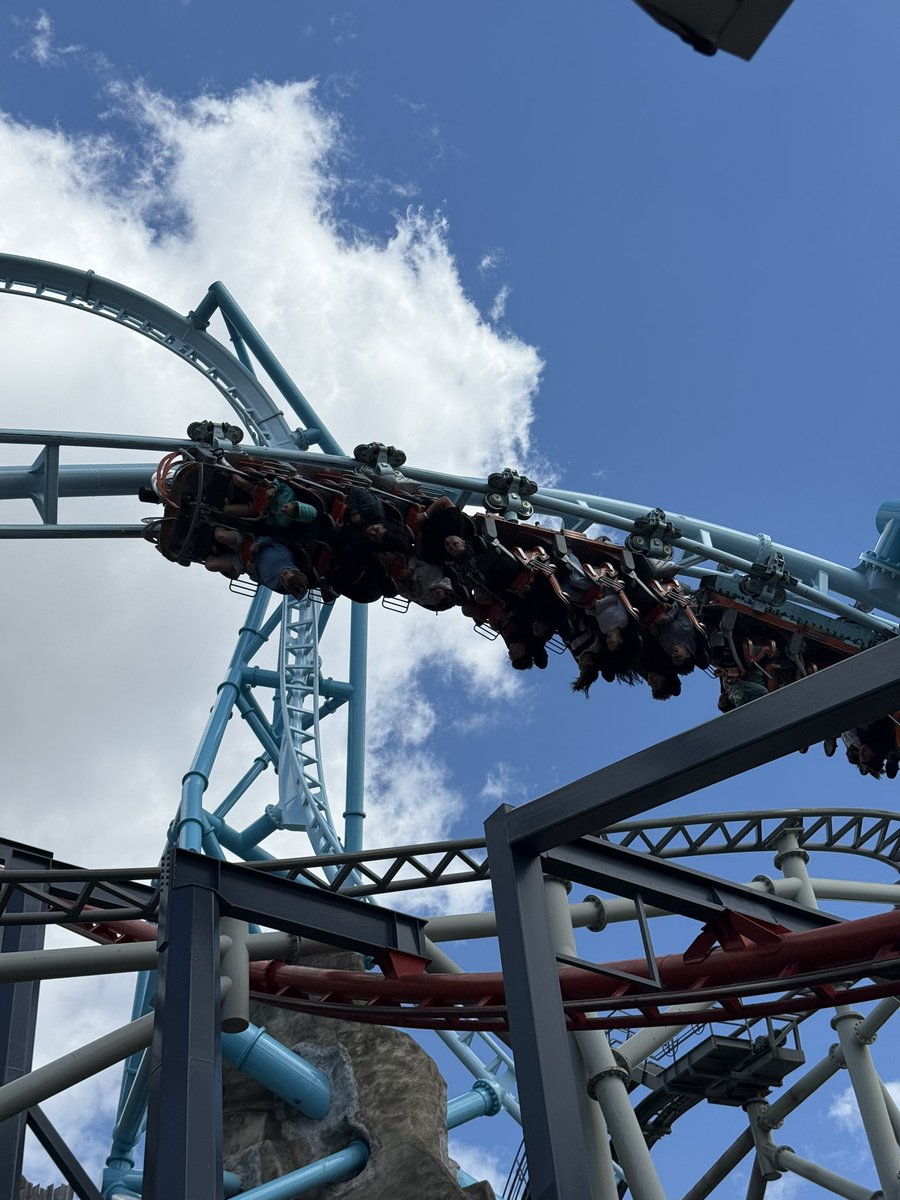 cedarkev's tweet photo. Wow!! AlpenFury is phenomenal! My front row night ride has solidified it as my favorite coaster of 2025! https://t.co/1jhE67WW9Q