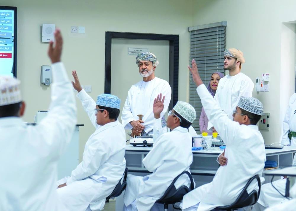 جعله الله عامًا حافلًا بالجد والاجتهاد، مكللًا بالإنجازات والنجاحات، ومليئًا بالهمة والطموح.
#العام_الدراسي_الجديد