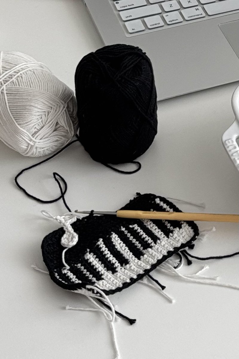 피아노, 음악 관련 굿즈에 항상 목마른 사람의 최후 : 자급자족을 하는 단계에 이른다