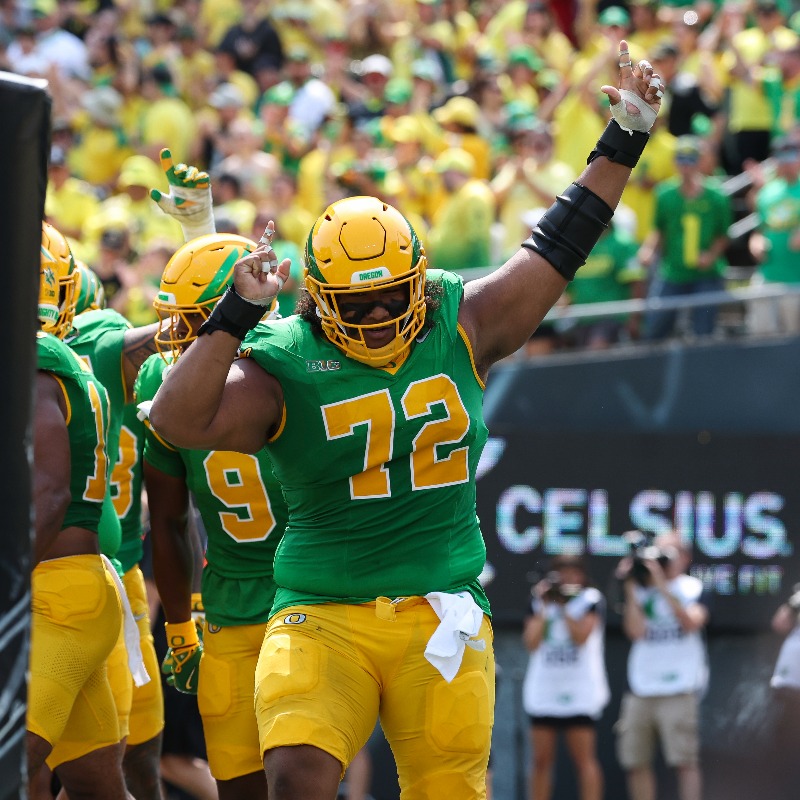 oregonfootball's tweet photo. "Proud of the compete, proud of the guys never looking at the scoreboard and continuing to just work and focus, and overall, proud of the product."

@DuckFootball has the story from Oregon's convincing win in the 2025 season opener. #GoDucks