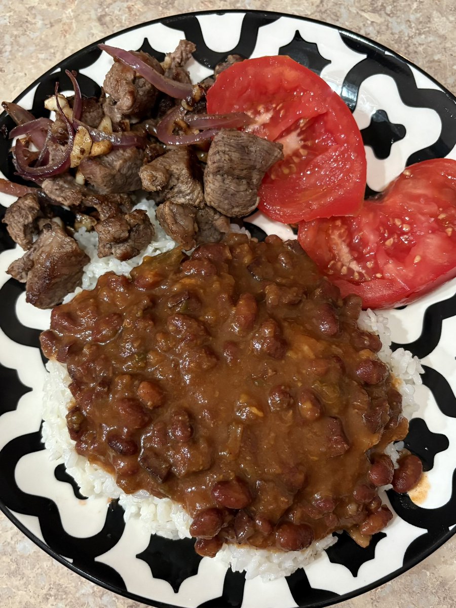 lissete_junco's tweet image. #steak #steaktips #rice #tomatoes #beans #beef #meat #homemadefood #food #foodie #yummy #yumyum #sogood #soyummy #food #foodie