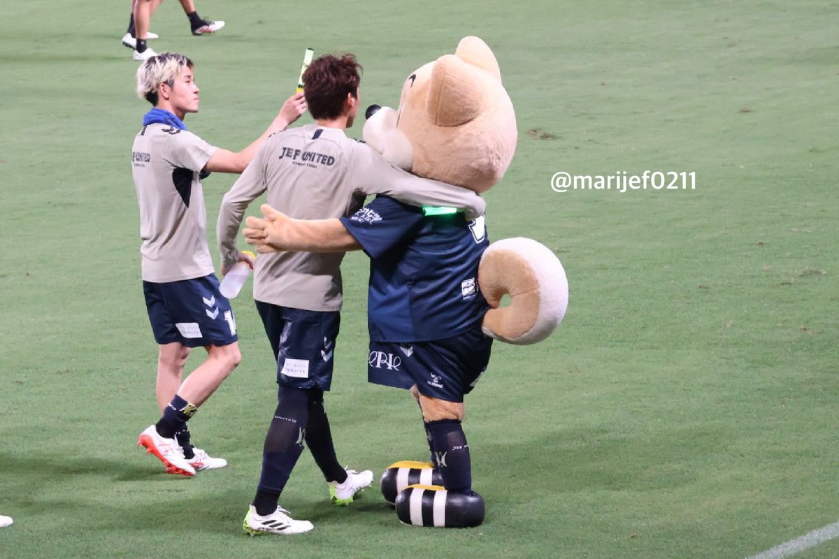 そう言えば、前にも見た事ある！
壱晟選手とユニティの深い友情を(´∀｀*)
こんな光景見るの好き♪
心が和む･:*+.\(( °ω° ))/.:+
2025.8.30
#jefunited 
#ジェフ千葉
#髙橋壱晟