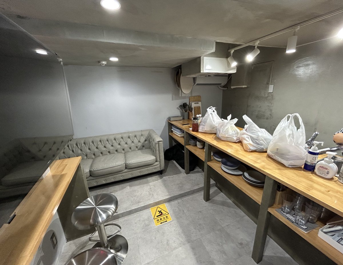 じょー ོ (@kenzen_joe) on Twitter photo 今日は待ちに待った手料理コラボオフ会in大阪
大阪のレンスペがオシャレすぎる...
この後準備スペースしてます🍳 今日は待ちに待った手料理コラボオフ会in大阪
大阪のレンスペがオシャレすぎる...
この後準備スペースしてます🍳