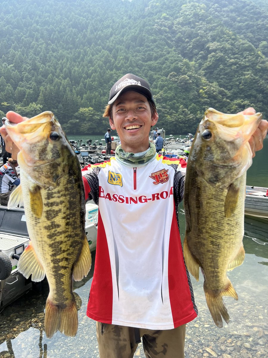 11seasky11's tweet photo. 先週の奈良チャプター3本4693gで優勝できました！

ロングワームにワームセイバーチューブをつけたセッティングで全てキャッチ🐟🫴

#七色ダム　#バス釣り　#バスフィッシング https://t.co/5JrkCVeJJR