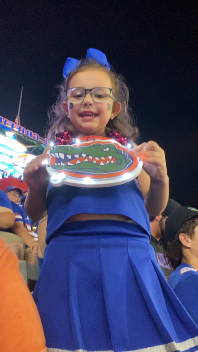 Lisa Hacker tweet media