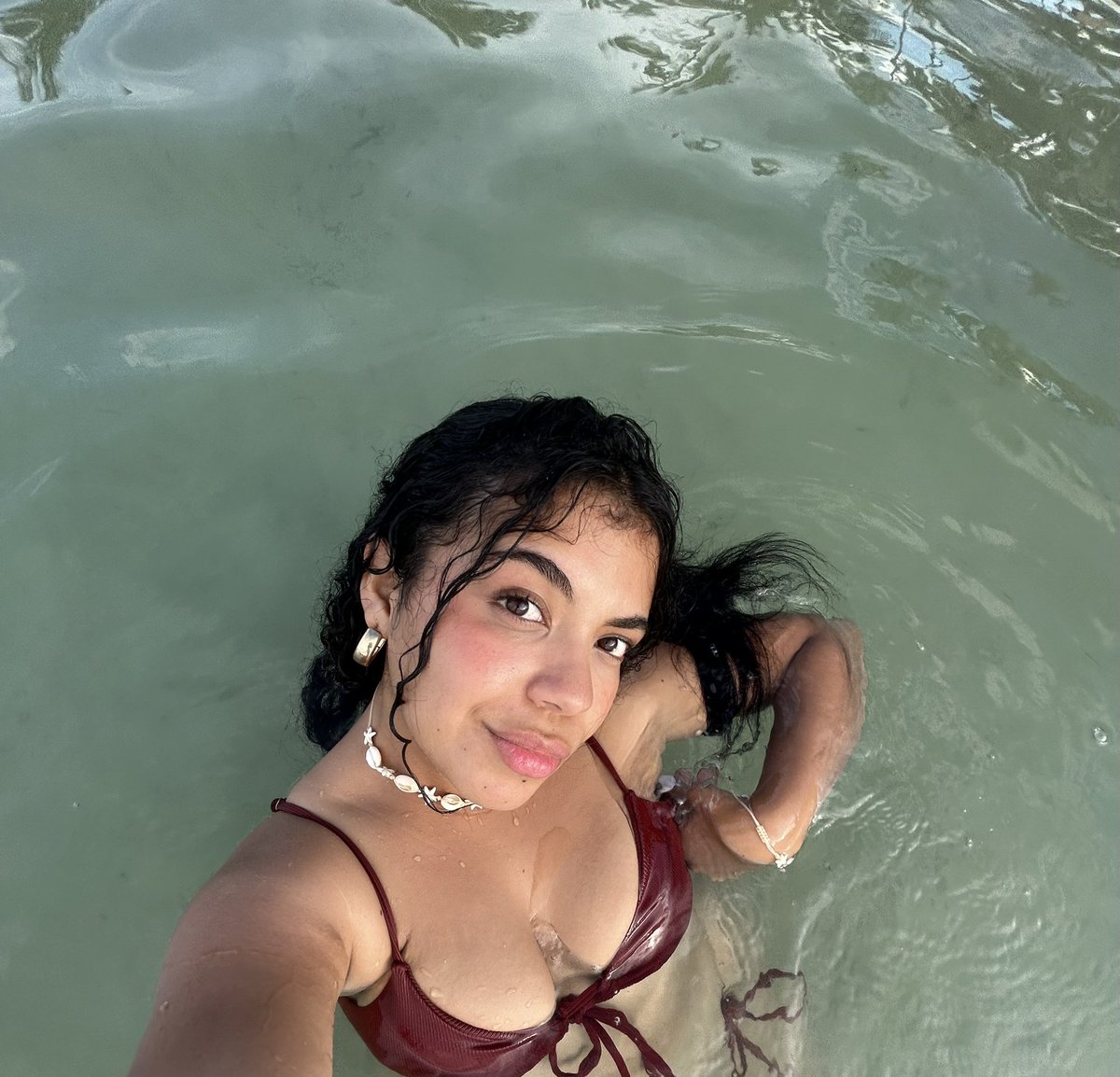 tellmeyohee's tweet photo. Me tiré 7 veces de espalda a ver si se me va la sal 🤣 https://t.co/IvQq0OREBR