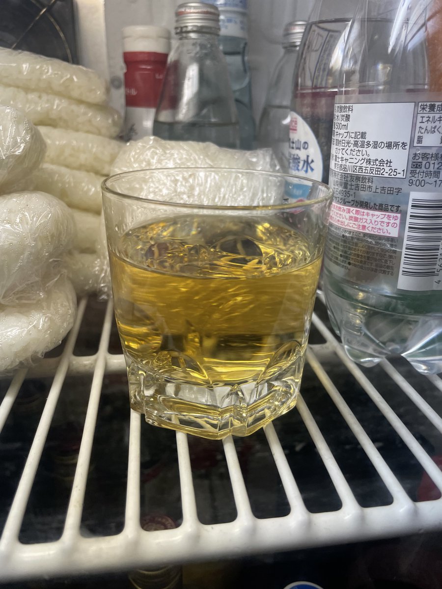 りょ、緑茶かな？？？