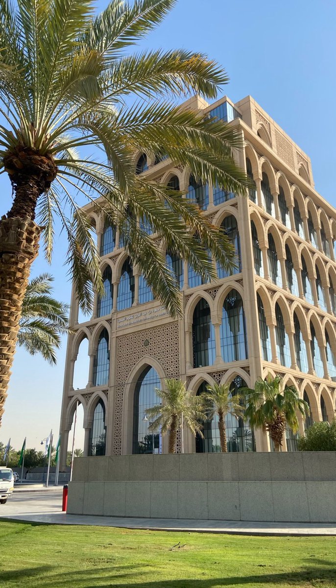 #KSAUcore 
قلبٌ يئنُّ بين حلمٍ ضائع
وطريقٌ كان بالأمل يبتسم
كاساو، هذا العام لم يكون لي
ورحل شعاع الفرح بلا سبب

أنظر حولي، الكل يمضي
وأنا واقفة، أعدُّ الثواني بصمت
الخيبة تثقل روحي، والدمع يشتعل
لكن هناك صوت داخلي يقول: “ليس النهاية”

خطوتي ثابتة مهما طال الطريق
 ساصل•