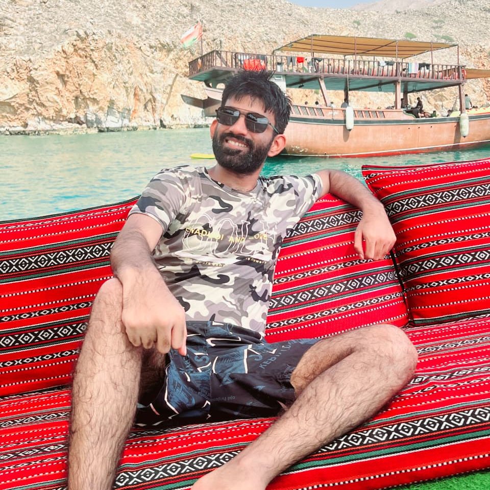 usmanthelive's tweet photo. Escape the city &amp; explore the beauty of Musandam Dibba, Oman 🇴🇲
Crystal waters, dolphin watching 🐬, &amp; mountain views 🏔️ 
🚤 Sharing &amp; Private available from Dubai 🇦🇪
👉 For details, visit my page: @PremierBestTrip

#Musandam #OmanTrip #DubaiTravel #WeekendGetaway #TravelWithUs https://t.co/bGzaywkqku