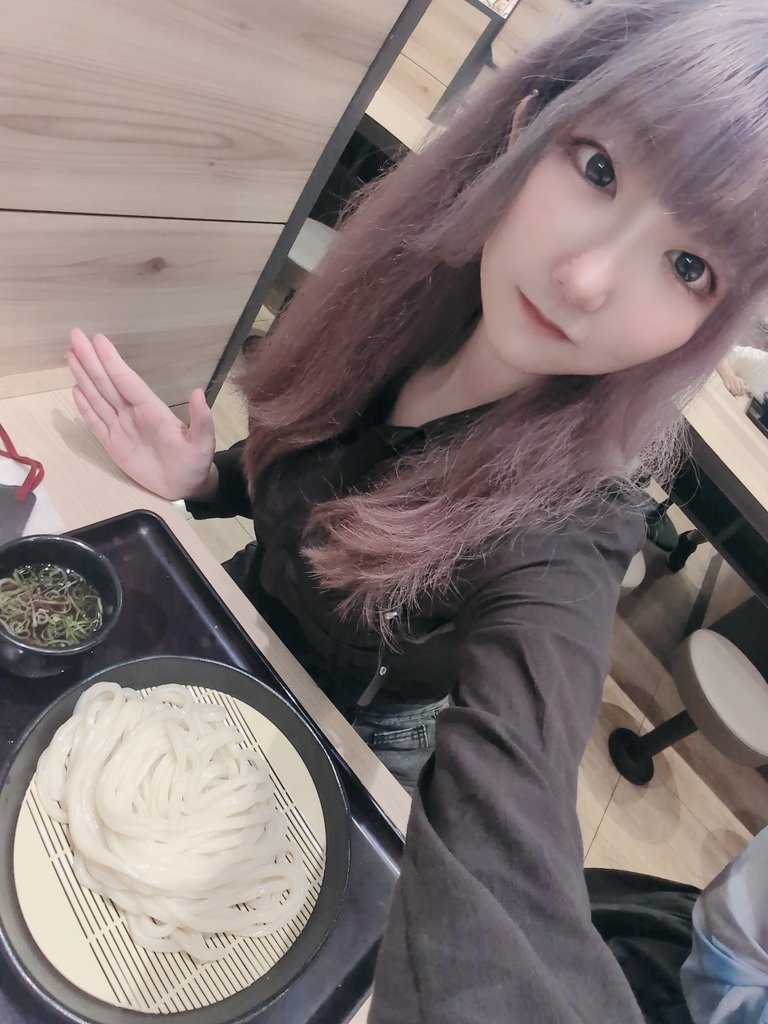 こんにゃるせ🦊📢🍥

1日ぶりのTwitter
鳴瀬はホラー映画を見て元気に過ごしていました(n꒪꒳꒪n)
8月最終日！
まだまだ暑い日が続きますが無理せずでいきましょう️☀️.°