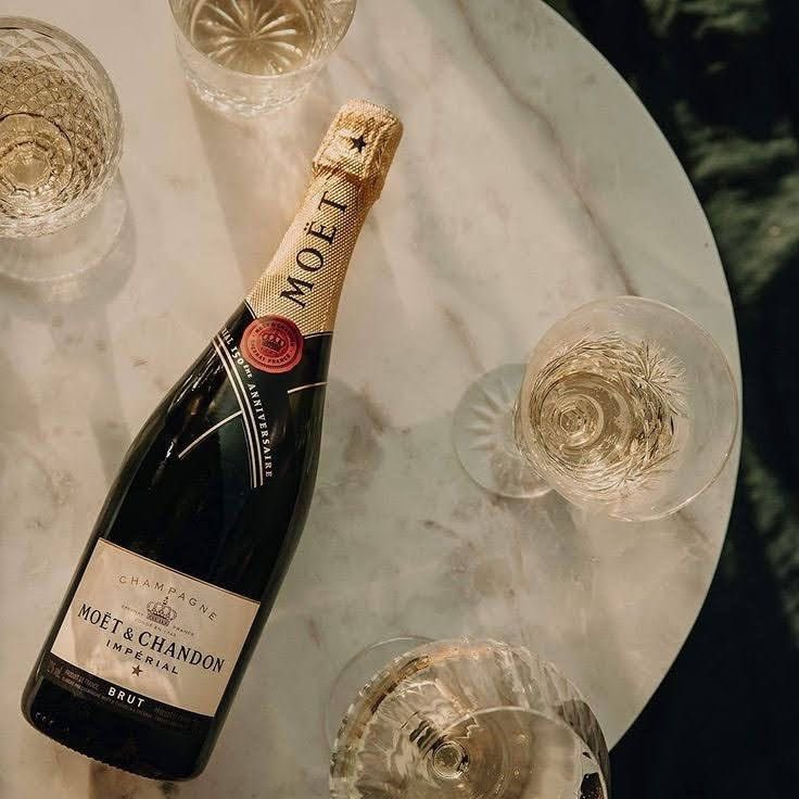 minespfc's tweet photo. Goodbye #MBFCountdown
— Espumante Brut
Espumante brut. Brinde final, elegante, encerramento com chave de ouro. https://t.co/CzGj2oMxvq