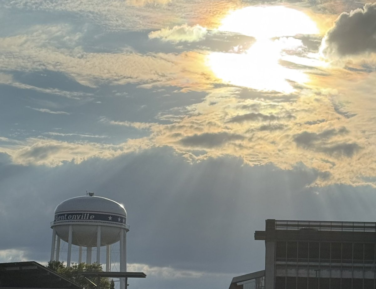 Many thanks Bentonville, Arkansas for the hospitality this week! Glad to get the chance to visit. (View of the water tower on the way to a delicious dinner at The Hive in <a href="/21cBentonville/">21c Bentonville</a>) / <a href="/BentonvilleGov/">City of Bentonville, Arkansas Government</a> <a href="/greaterbville/">Greater Bentonville Area Chamber of Commerce</a> <a href="/bentonvillecvb/">Visit Bentonville</a> <a href="/dwtnbentonville/">Downtown Bentonville Inc.</a> <a href="/crystalbridges/">Crystal Bridges Museum of American Art</a> <a href="/Walmart/">Walmart</a> /