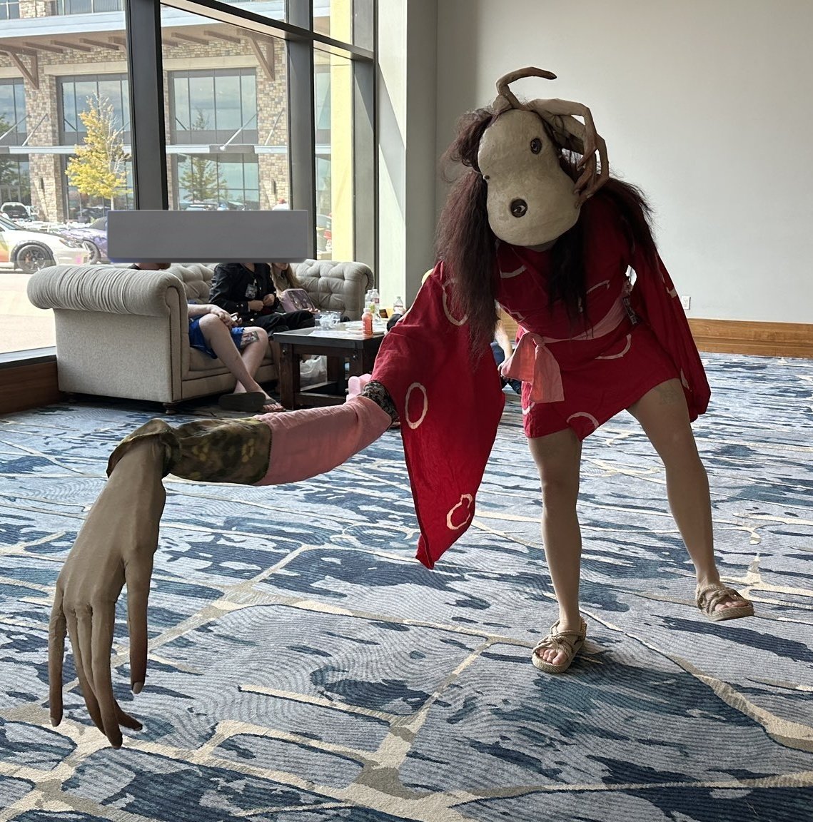 友達達は今週末でアメリカのイベントで🐶犬王のレイヤーさんを見ました！！！スゴい‼️ かわいいすぎ！！！