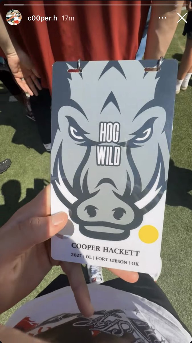 5-star OT Cooper Hackett was literally on a visit to Arkansas today…commits to Texas Tech tonight.

Lubbock is on fire.

on3.com/rivals/cooper-…