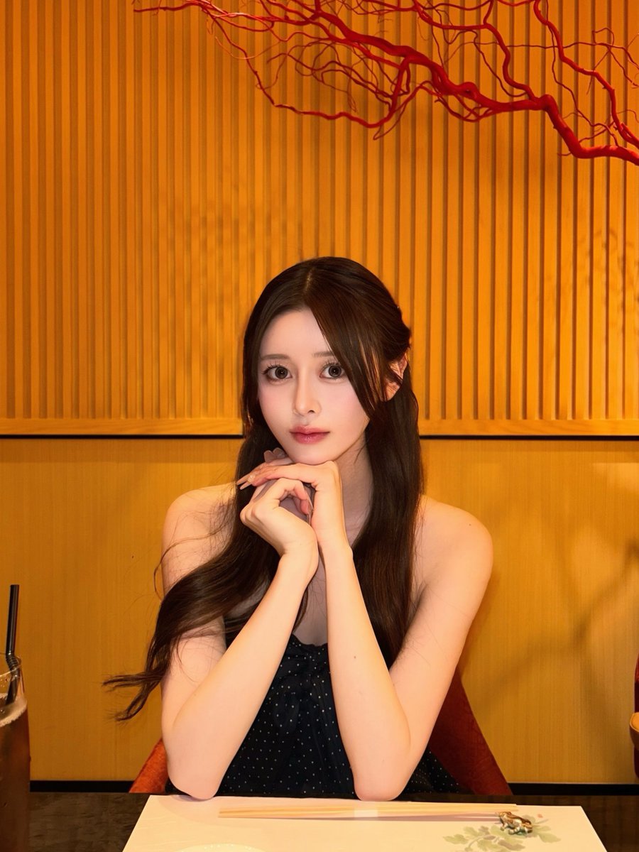 _lulumoe's tweet photo. 久しぶりに髪色暗くした🖤 https://t.co/e01MhsRV5a