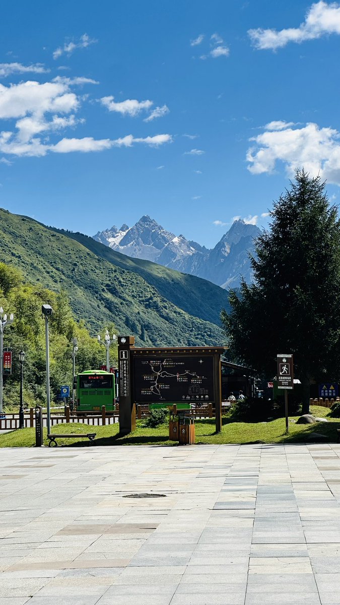 每年都会来几次川西。不同的季节看不同的风景。