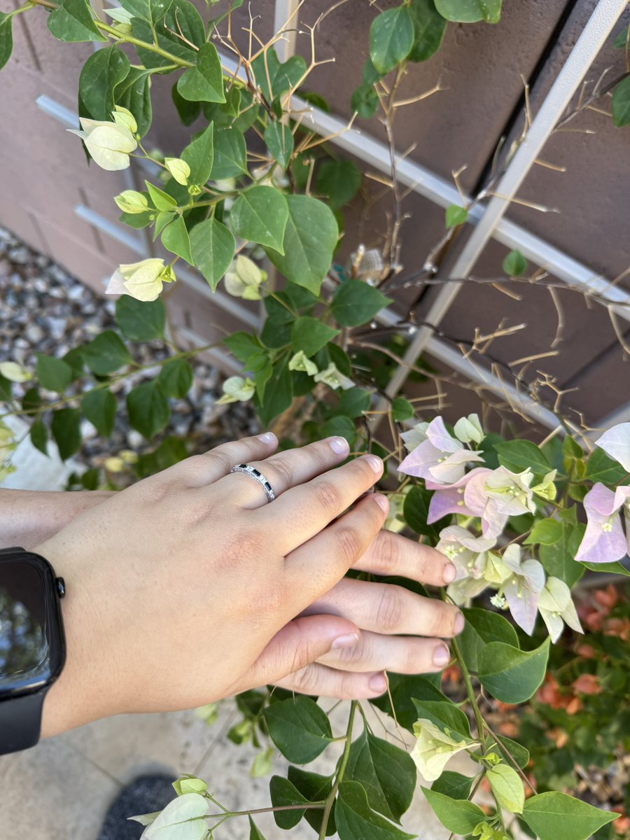 i’m engaged!! guys i’m gonna marry my best friend 🥹