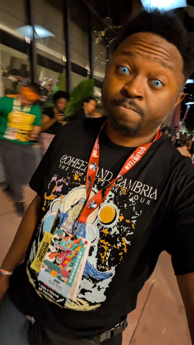 beingmikemurph's tweet photo. Why don't you ever see @Coheed at #dragoncon2025 ? https://t.co/4IoSQMwCON
