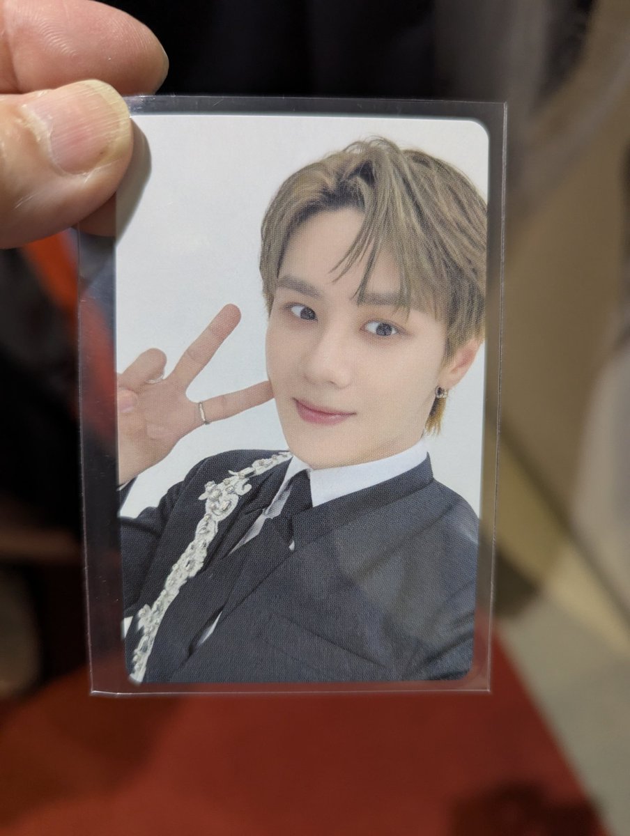 WayV 威神V NO Way OUT  特典トレカ 交換
【譲】クン

【求】ヤンヤン、テン

8/31会場での交換希望です。
よろしくお願いします☺️