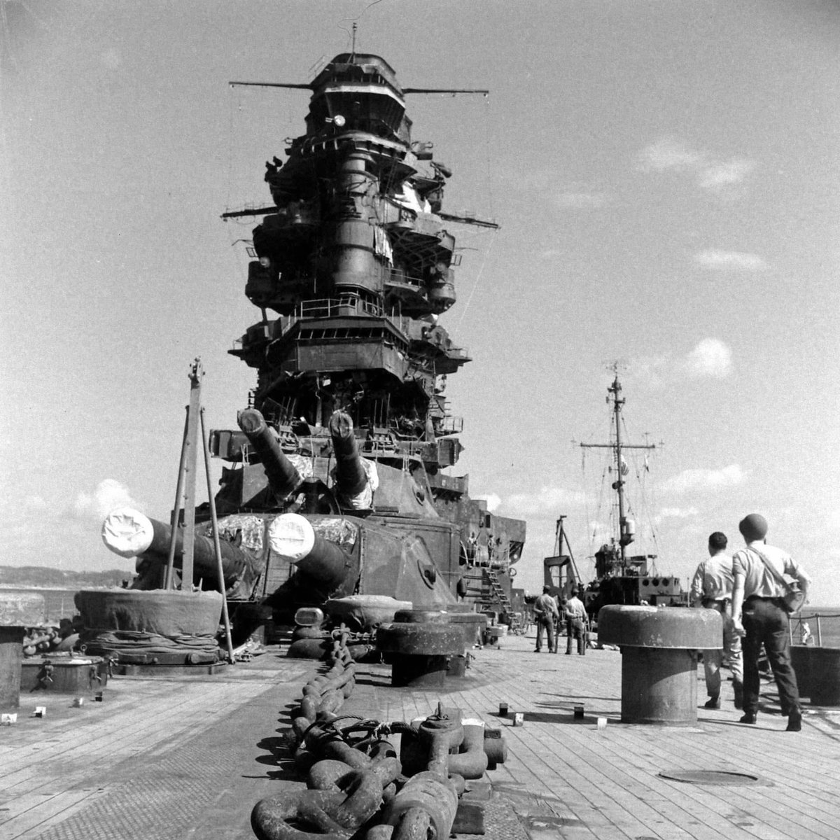 El 30 de agosto de 1945 fue capturado el acorazado japonés Nagato. El último de los grandes buques de la Armada Imperial Japonesa, el único que flotaba. Se encontraba en la Bahía de Tokio y cumplía tareas de defensa de la región hasta la rendición nipona. Fue usado como objetivo