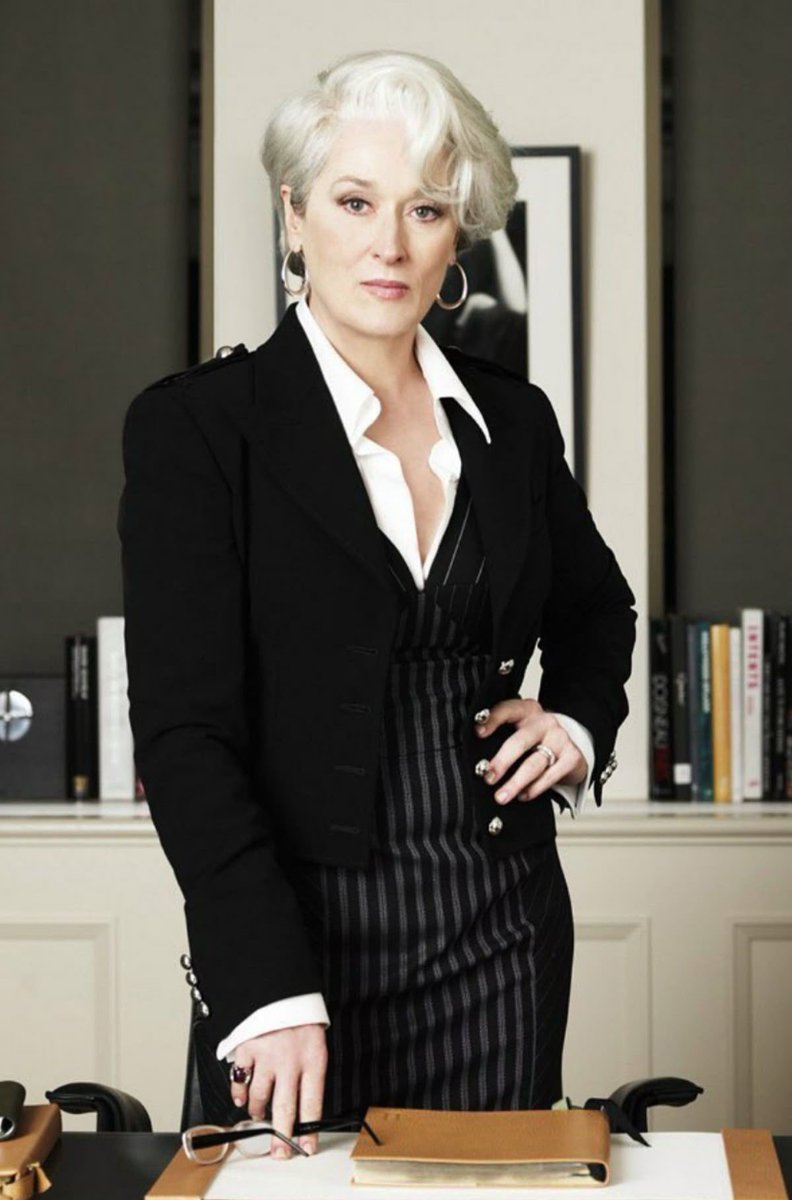 Daanilow's tweet photo. MRS. VICTORIA - MIRANDA
• Referencia: Miranda Priestly (The Devil wears Prada)
• Nombre: The Devil
• Frase de presentación: "That’s all." https://t.co/GJ3rEuncb8