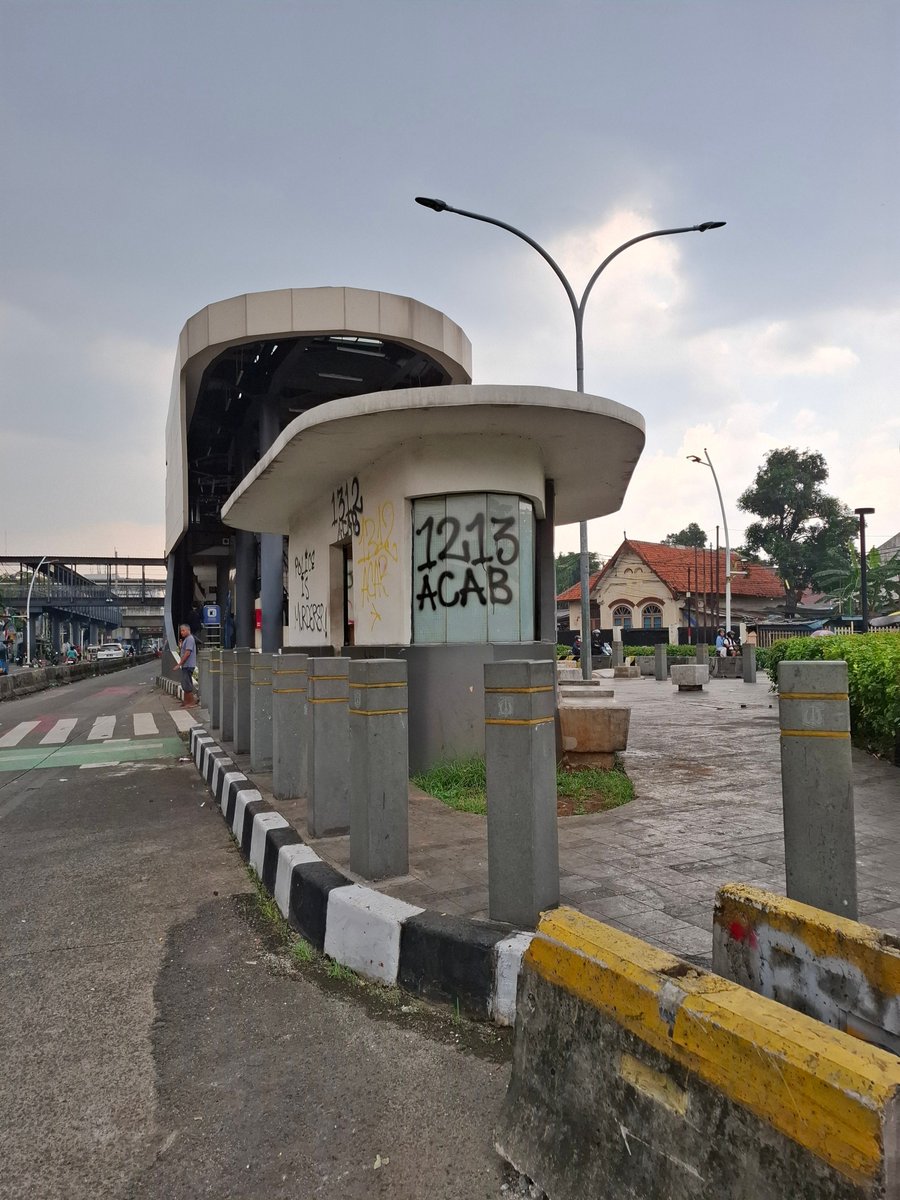 1213 mah waktunya Dzuhur bang. 
Ketahuan banget ini pas Briefing nggak nyimak