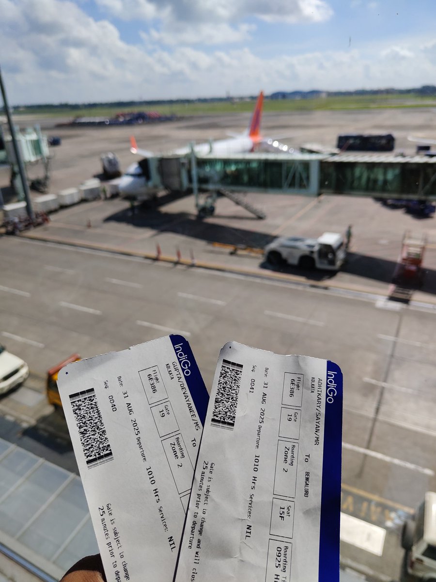 d_gupta_05's tweet image. on flight mode (literally), bootcamp szn w @reejouu ✈️ 

@SamsungIndia powered
Growth, Glitches, Chaos
what could go wrong?
#SolveForTomorrow2025