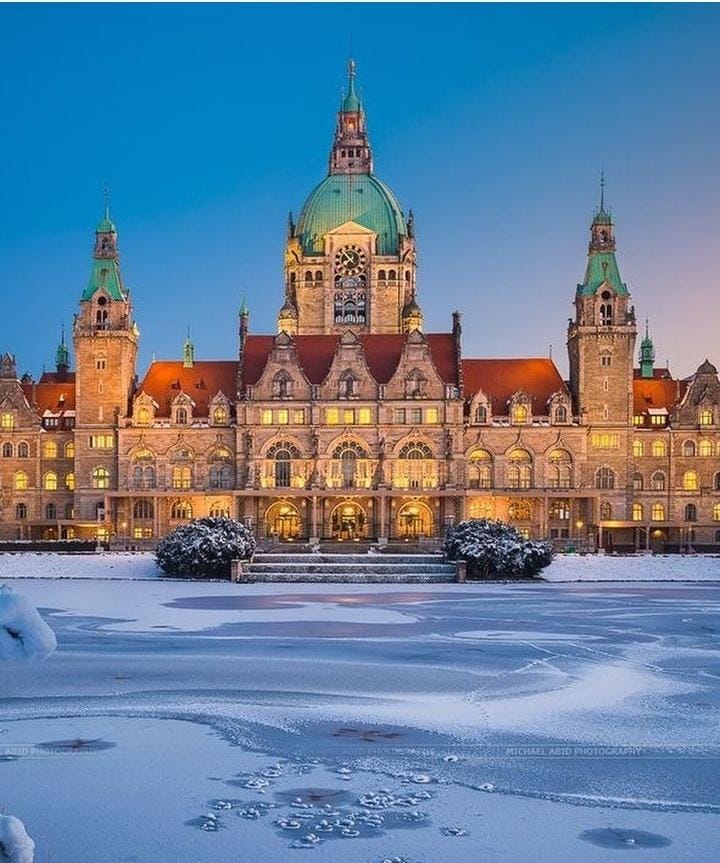 duncan_dev43838's tweet image. Rathaus, Germany