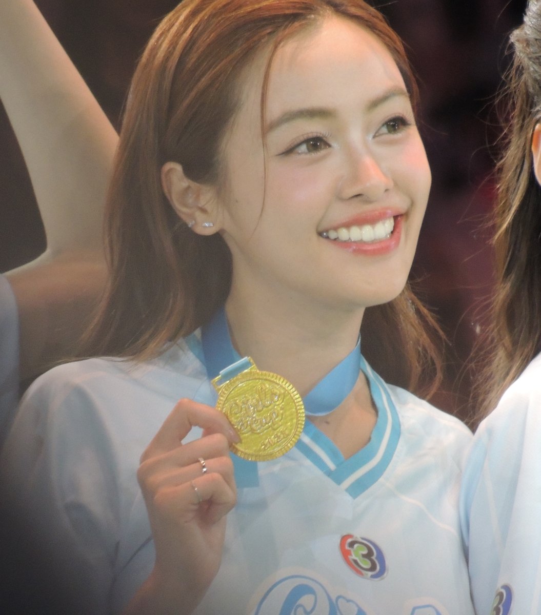 37millionmiles's tweet photo. ลูกสาวมาอวดเหรียญทองคับ มัมเหมียวภูมิใจมาก แทบจะปิดซอยเลี้ยง จิ๋วแต่แจ๋วสุดๆไปเล้ยยย 🏆🥇

GIRLS CUP X OOMEIS  
#CH3GirlsCup2025 #Girlscup
#อุ้มอิษยา #Oomeisaya https://t.co/Hh28k3gT1o