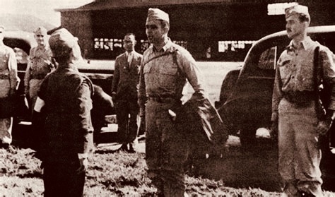 TammiMinoski's tweet image. On August 28, 1945: About 100–150 personnel led by Colonel Charles Tench and Major Faubion Bowers landed in Japan to set up radio and other equipment for the signing of the Instrument of Surrender on September 2. #WWII #JapaneseSurrender