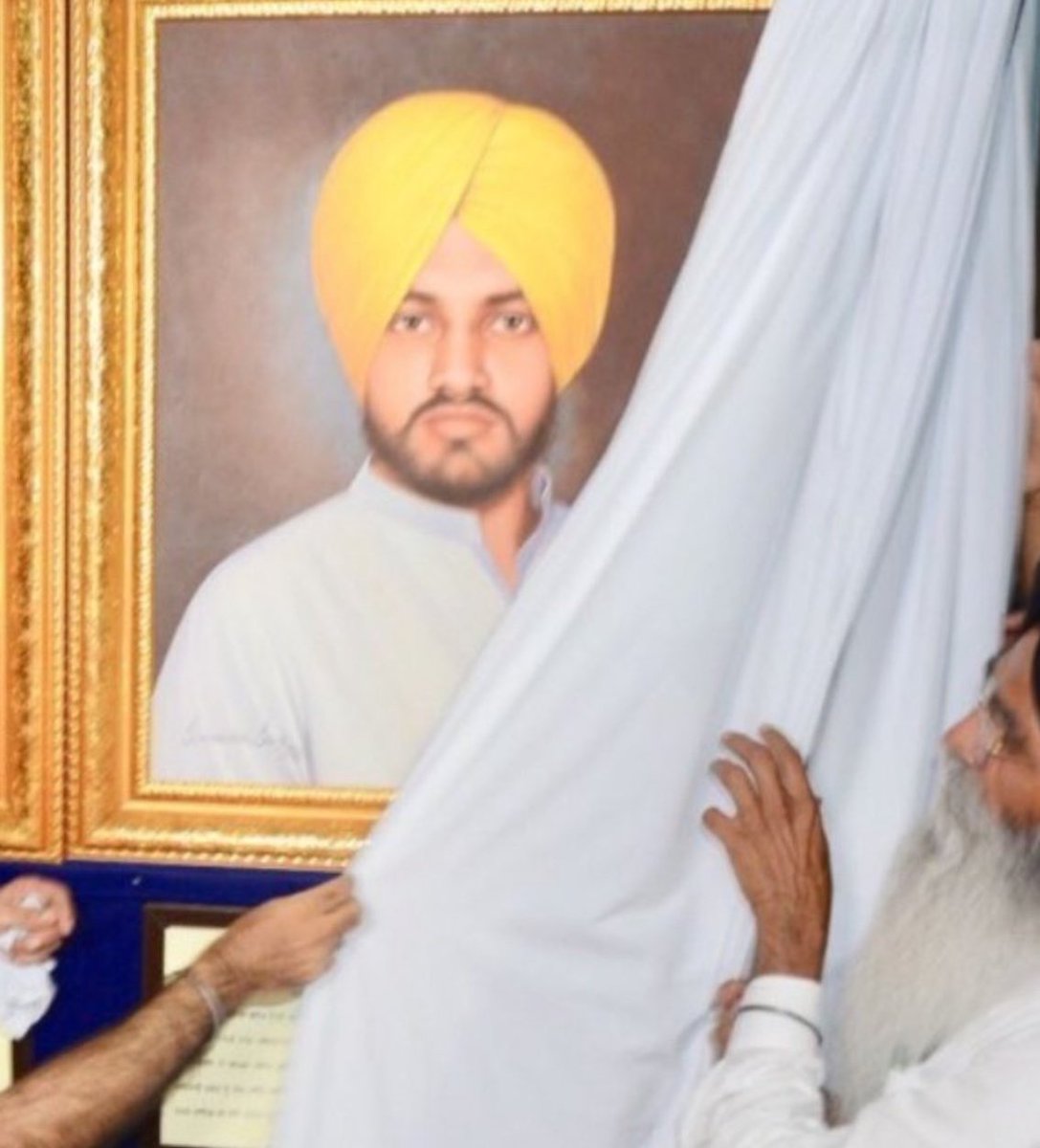 Art                                                Artist