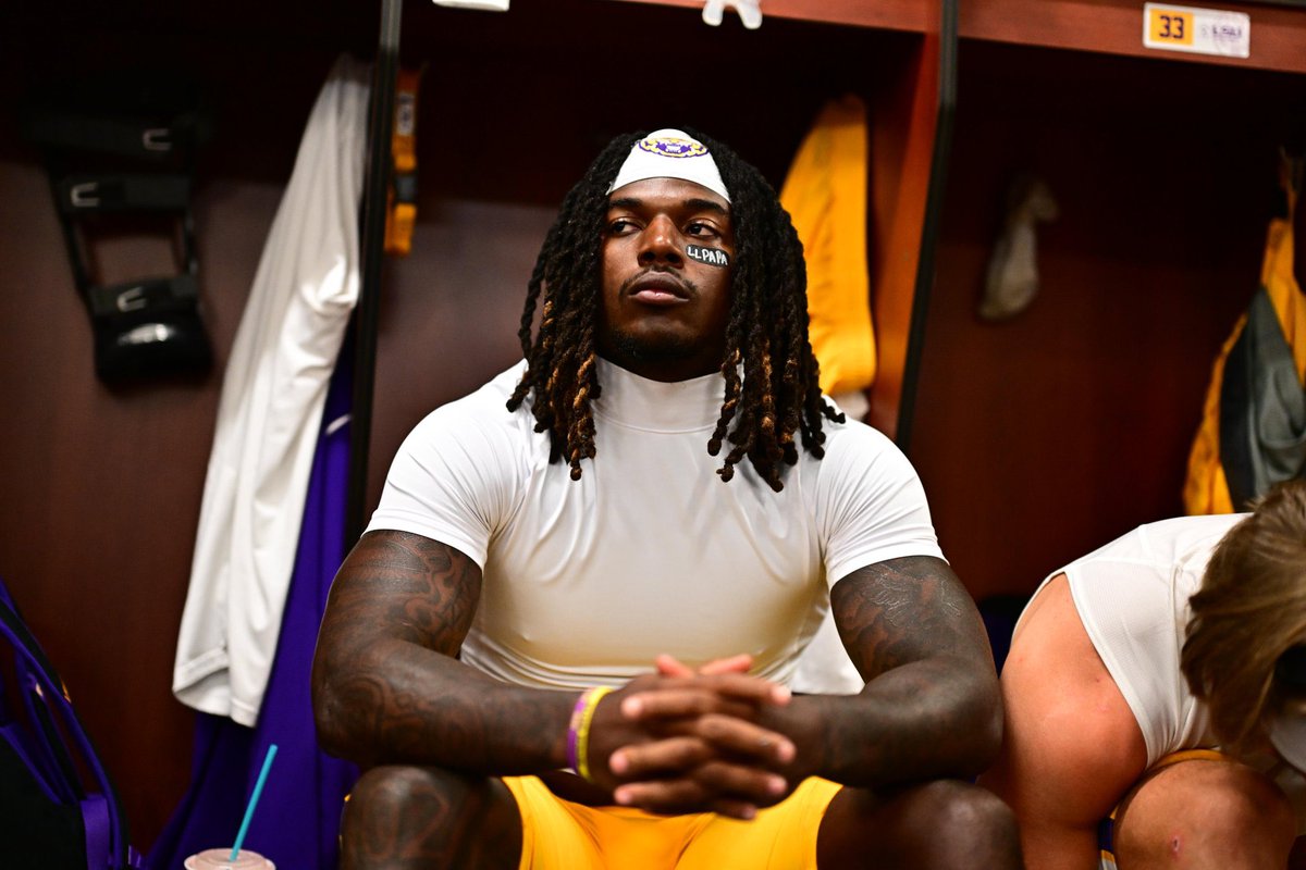 znagy20's tweet image. LSU LB Harold Perkins returned to Baton Rouge with “unfinished business” in the purple and gold.

Less than one year after suffering a torn ACL, Perkins is back wreaking havoc for the Tigers.

No. 7’s timely plays made it happen:
- 5 tackles
- 2 QBH
- 1.5 TFL
- 1 sack

Unleashed.