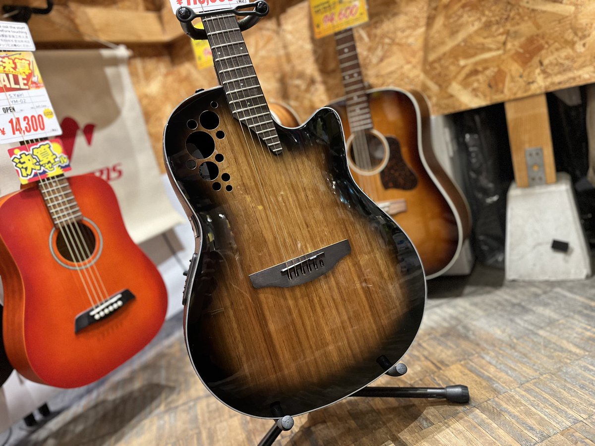 espcustomshop's tweet image. ／
半期に一度の大チャンス‼️
“大決算SALE”開催中📣
＼

【商品情報】#Ovation CE44P ABLKW
通常売価¥123,750 → 今ならなんと¥110,000‼️

オーストラリアン・ブラックウッド材を採用した限定モデル！

ギター、ベースその他対象商品、特別価格で大放出！💥

#梅田 #楽器 #決算 #大決算 #セール