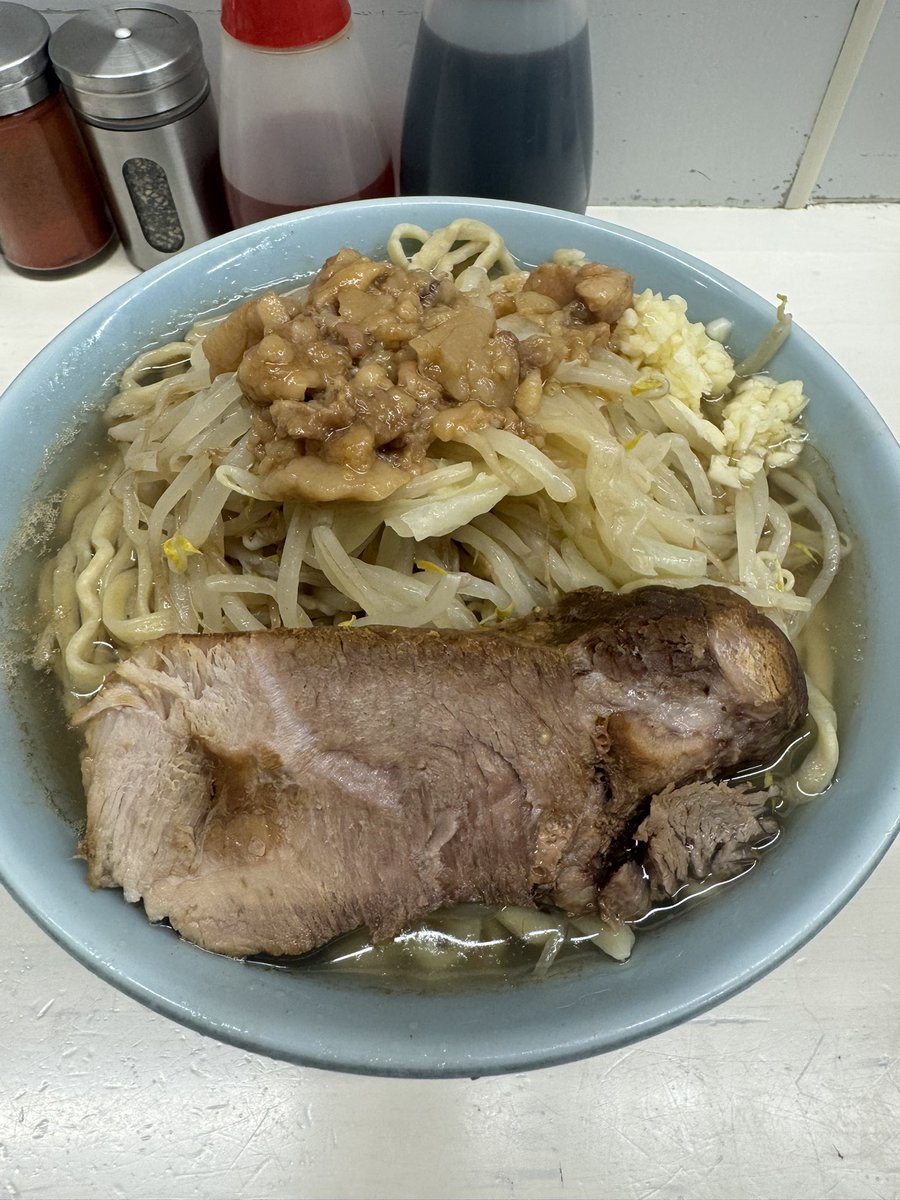 俺の生きる道 柏店
ラーメン 野菜・ニンニク