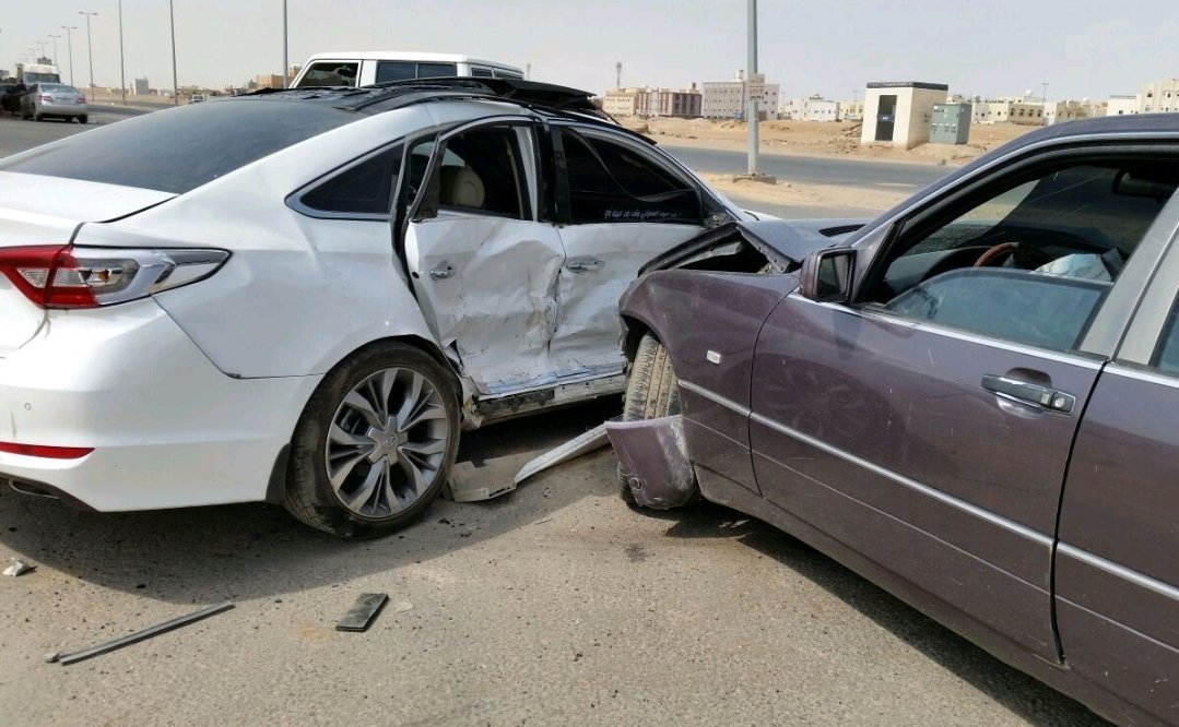 أين حقوق المؤمن؟
إذا شركات التأمين ما توفّر سيارة بديلة للمتضرر أثناء فترة الإصلاح،
وش الفائدة من التأمين أصلًا؟!! 
وليش يُلزم المؤمن في بعض الحالات بدفع رسوم؟!! 
#حقوق_المؤمن #التأمين
<a href="/Tejarah_om/">وزارة التجارة والصناعة وترويج الاستثمار - عُمان</a>
<a href="/fsa_oman/">هيئة الخدمات المالية (FSA) - سلطنة عمان</a>