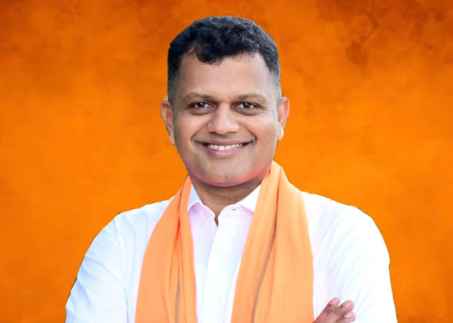 Dr Sudhakar K (@drsudhakar_) on Twitter photo Warm wishes to the fellow Parliamentarian Captain Brijesh Chowta on his birthday.
May you be blessed with a long and healthy life in the service of the people.
<a href="/CaptBrijesh/">Captain Brijesh Chowta ಕ್ಯಾಪ್ಟನ್ ಬ್ರಿಜೇಶ್ ಚೌಟ</a> Warm wishes to the fellow Parliamentarian Captain Brijesh Chowta on his birthday.
May you be blessed with a long and healthy life in the service of the people.
<a href="/CaptBrijesh/">Captain Brijesh Chowta ಕ್ಯಾಪ್ಟನ್ ಬ್ರಿಜೇಶ್ ಚೌಟ</a>