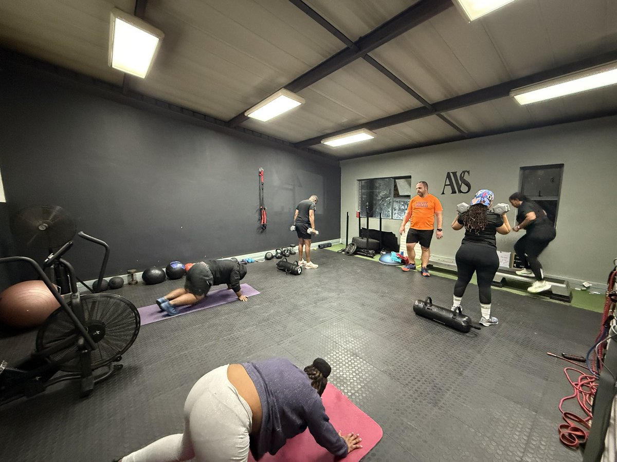 audas_vanschoor's tweet image. A few August highlights from inside the #AvsStudio 📸

Gearing up for spring — strong, focused, and ready to level up.

#TeamAvs  #AvsLifestyle #SpringStrong #FitSeason #StayMotivated #AugustGoals #TrainWithPurpose #Avsfitness #AvsKids