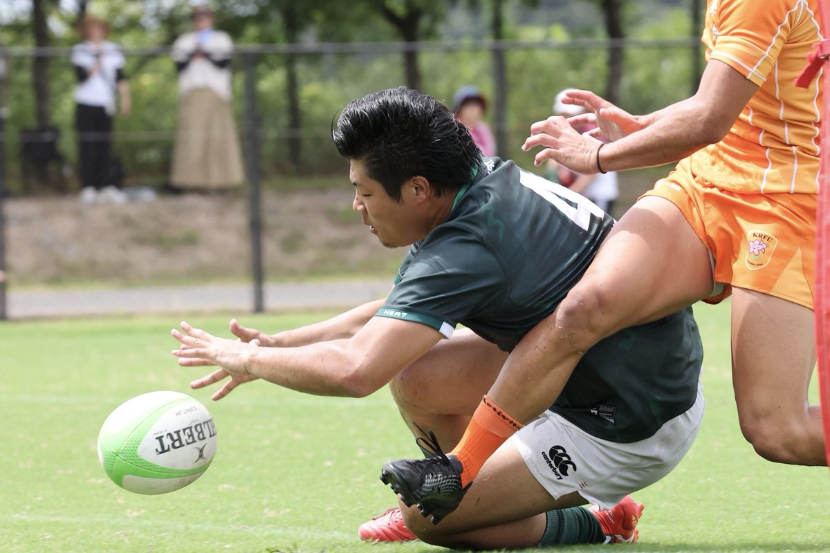 SPO_NAGA_np's tweet photo. 【九州ブロック大会】
ラクビー成年男子(２枠)の長崎は宮崎、鹿児島を倒して代表権獲得！朝長駿選手(日野自動車)、二宮流生選手(フジタ)、末拓実選手(豊田自動織機)らを軸に、本気で本大会優勝を狙うメンバーが結果を出しました。 https://t.co/zhyos7wpR3