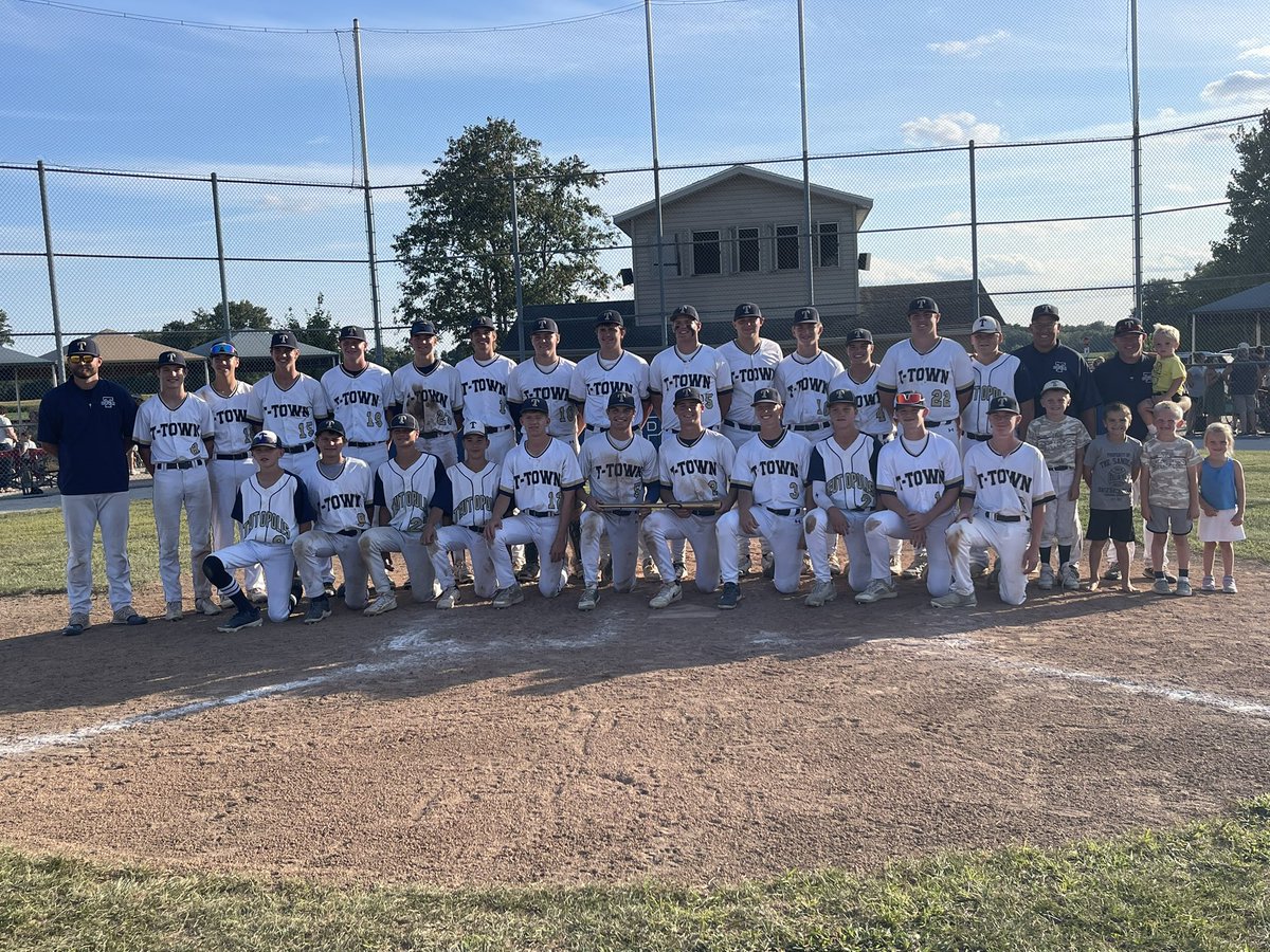 repkingtrep33's tweet photo. Shoes are Wooden Bat Classic Champs for Back to Back Years!
Beat St. Anthony & North Clay 5-0 & 5-3!
Seniors Gavin Addis, Davin Worman & Junior Aidan Niemerg combined for both Wins!
Gavin & Davin topped 85 as Aidan came in relief of Davin for the Title!
@JustinFleener @BorriesAustin