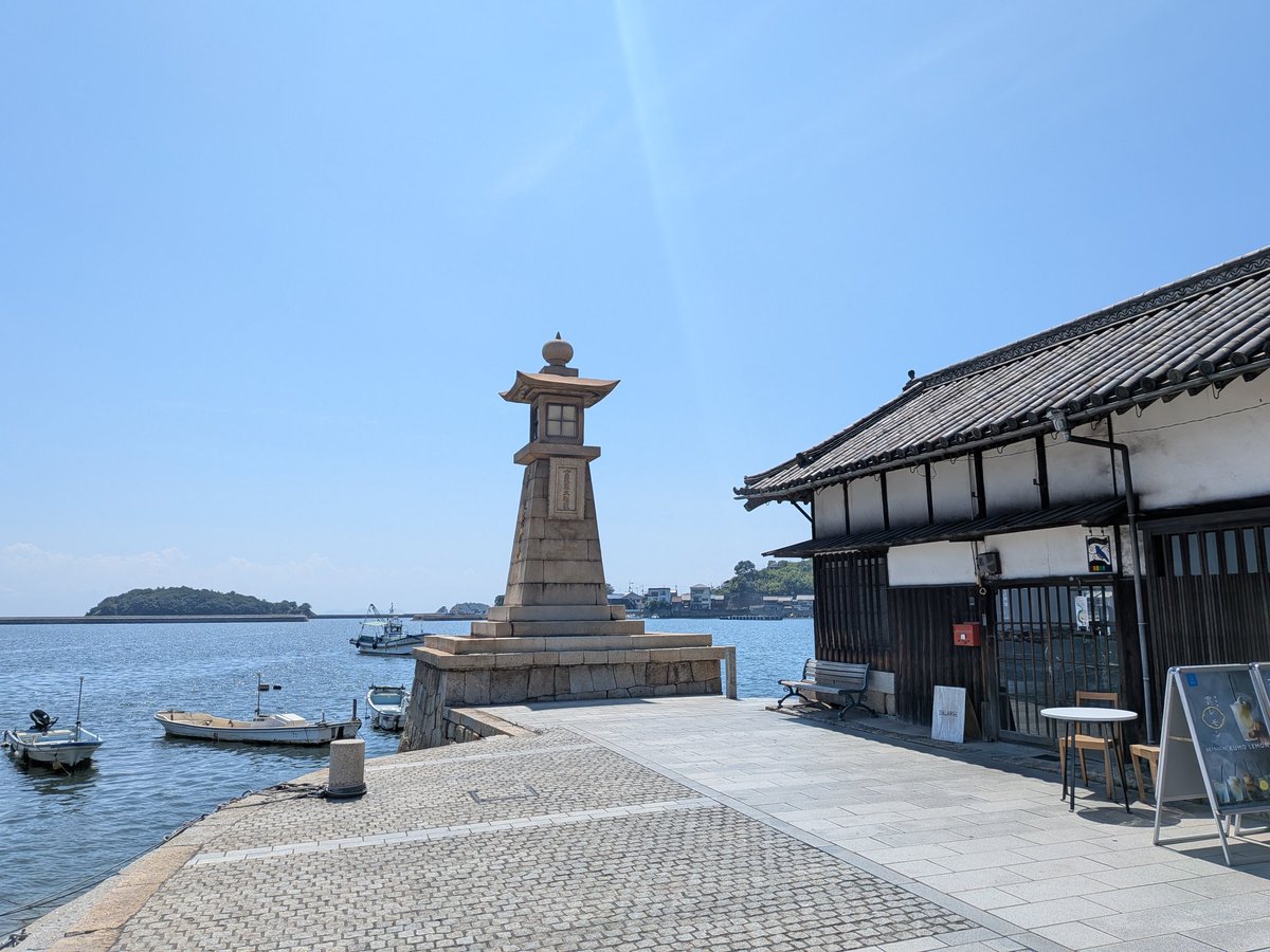 pirobu05's tweet photo. 鞆の浦。
暑かったけど良い所でした。
崖の上のポニョは観てないけど・・・
＃鞆の浦 https://t.co/t6SVJu1kEp