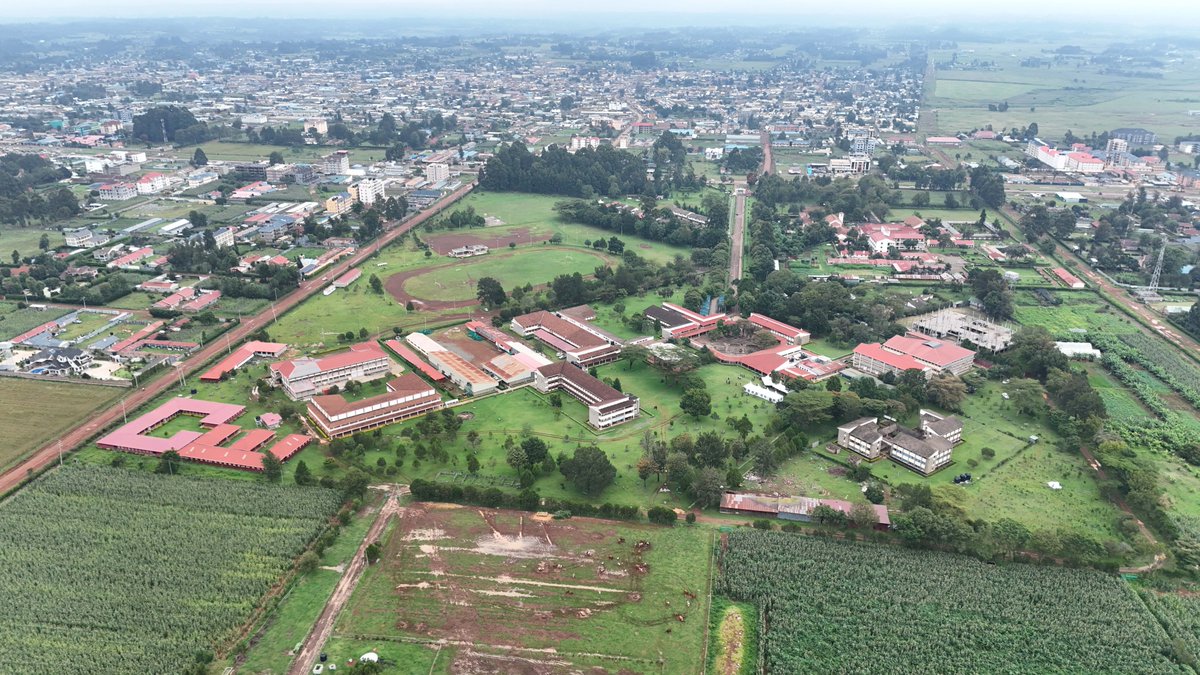 ray_omollo's tweet photo. The Digital Superhighway, a key pillar of H.E President @WilliamsRuto's Bottom-Up Economic Transformation Agenda (BETA), continues to open doors of opportunity for young people across the country. 

A perfect example is the Eldoret National Polytechnic Konza Digital Skills Laboratory, officially opened in 2023, which is empowering youth with practical digital skills and connecting them to jobs in the global digital economy.

The state-of-the-art lab is equipped with 100 computers and has so far churned out 17 cohorts, each averaging 95 students. 

With a student population of over 17,000, the Polytechnic has become a hub where young people access training in basic, intermediate and advanced digital skills. 

The courses range from transcription, web design, graphics and programming to data analytics, ensuring learners are well-prepared for diverse opportunities.

Graduates from the programme have quickly translated their training into income. In just three months, some youths have earned up to $4,000 by tapping into digital work opportunities. 

The Lab's strong partnerships with international companies, coupled with online training and globally recognized certifications, have given the trainees a competitive edge, with many being absorbed rapidly into the job market.

This initiative equips young people with relevant skills that drive job creation, community empowerment and economic transformation, proving that the digital economy is a powerful frontier for Kenya's growth.