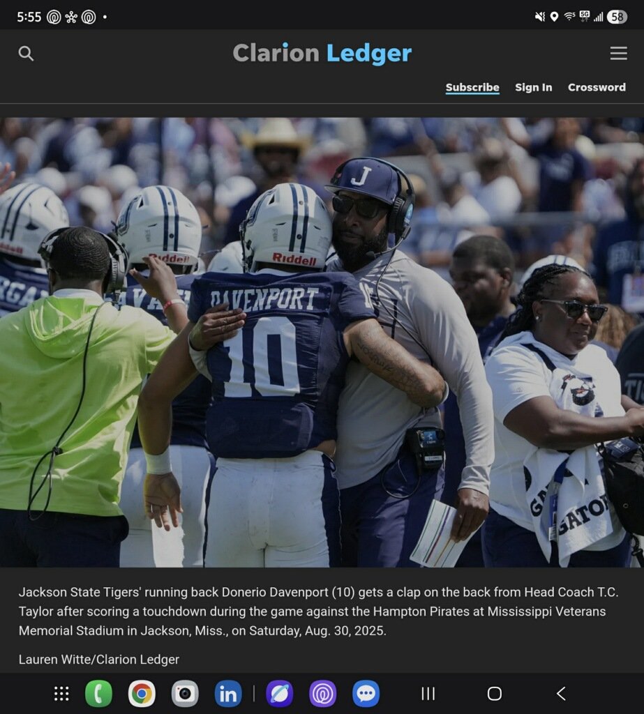Donerio Davenport Jackson State and  brother TC Taylor Jackson State!!!!
Great Big brother day and Dad's day of college football win  over Hampton!!!!!!