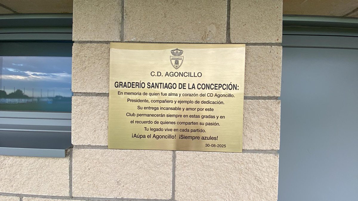 CD_Agoncillo's tweet photo. || Memorial Santiago de la Concepción 

📷Os dejamos algunas imágenes del memorial que se realizó ayer en San Roque

🎤Tras unas palabras de nuestro presidente, se procedió a destapar la placa por parte de los hijos de Santi.

Amigos y familiares no se perdieron el momento. https://t.co/kIXZrFsRTJ