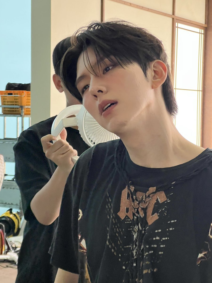 h1hel5's tweet photo. 아니 진지하게 이 정도로 미친 얼굴일 줄 몰랐죠.. https://t.co/v2EGhPPPSW